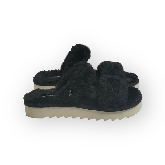 Koolaburra by UGG 𖦹 Comfy Vegan Faux Fuzzy Fur Slide Sandal 𖦹 Black White 𖦹 6 - Picture 2 of 16